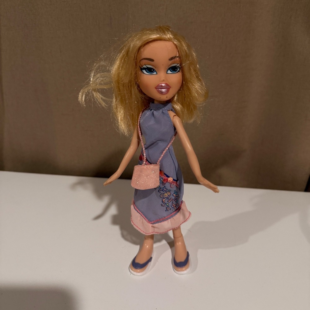 Bratz Cloe Doll Purple Floral Dress Pink Purse MGA Entertainment Y2K Fashion